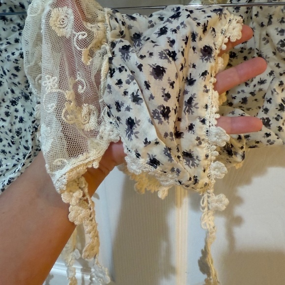 Frenchi Cream Black Lavender Summer Floral Lace Crochet Scarf - Picture 5 of 6